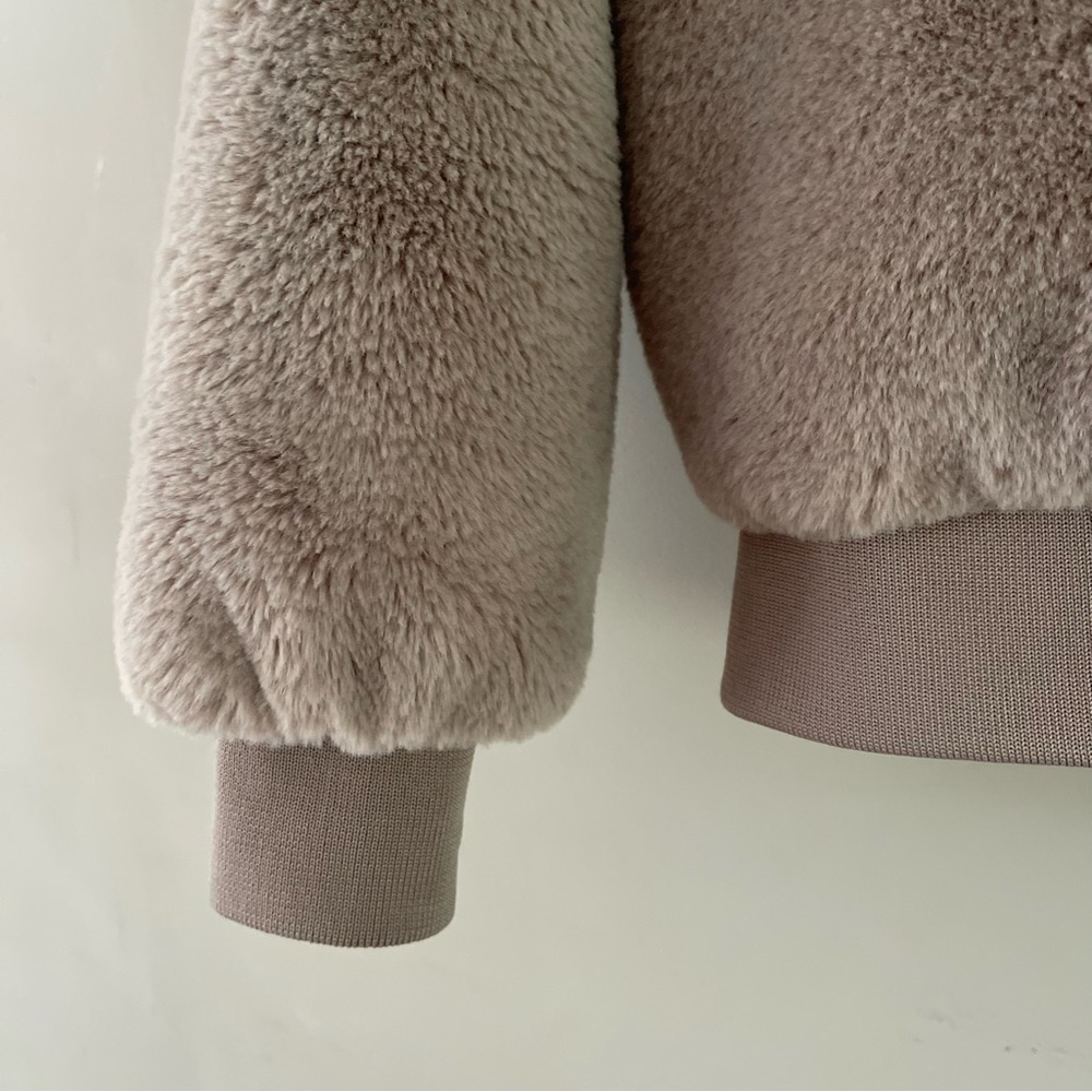 Jacket in Cream and Tan with Ribbed Cuffs - Picture 4 of 8